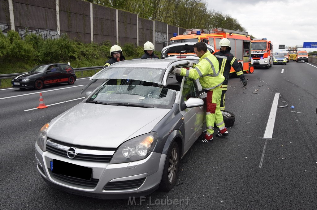 VU Auffahrunfall A 3 Rich Oberhausen kurz vor AS Koeln Dellbrueck P102.JPG - Miklos Laubert